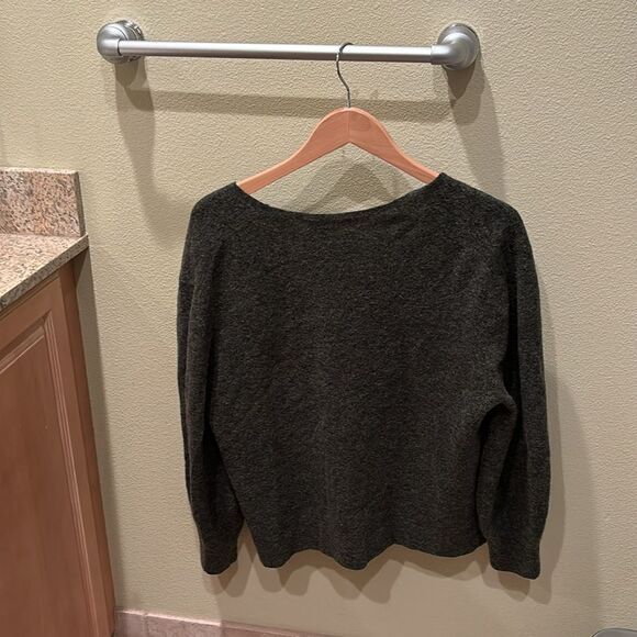 Bailey 44 woman's green wool v neck sweater - Picture 6 of 10